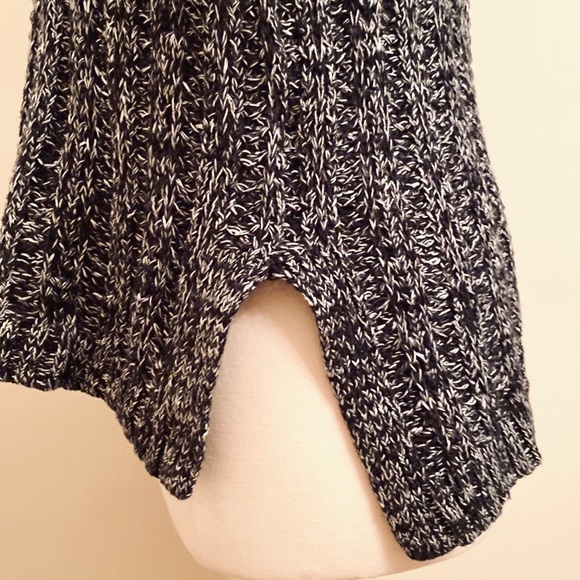 Gap Black White Marled Stitch Long Sleeves Split Hem Knit Casual Sweater Size S - Picture 7 of 11